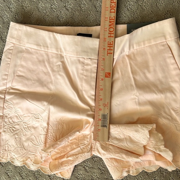 Ann Taylor Factory Embroidered Scallop Shorts - Picture 9 of 9